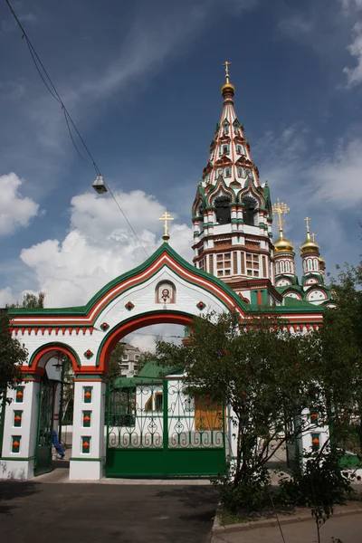 A torony a Szent Miklós templom harangja, khamovniki. Oroszország, moscow. — Stock Fotó