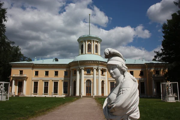 Rusia, región de Moscú. Museo-propiedad "Arkhangelskoe". Palacio . — Foto de Stock