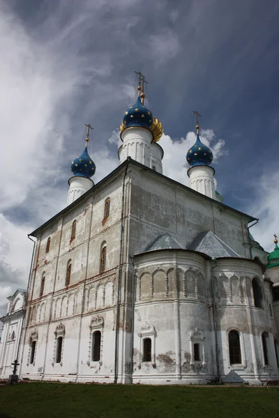 Rostov Veliky. Monastery of Saviour Yakovlevsky Dimitriev. Zachatievsky Cathedral. — Stock Photo, Image