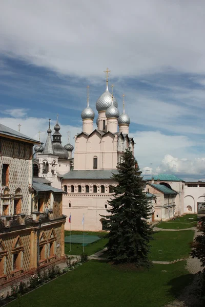 Rostov Veliky. Kremlin Rostov. Iglesia de la Resurrección de Nuestro Señor . — Foto de Stock