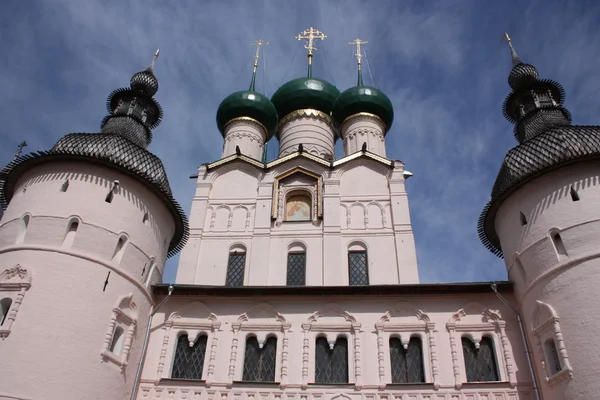 Rostov Kreml. Brána kostel vzkříšení. — Stock fotografie