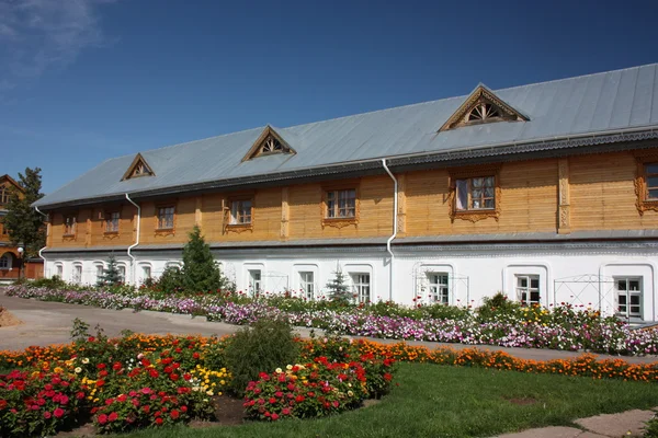 Tsivilsk. das Tikhvin-Jungfrauenkloster. Mensa. — Stockfoto
