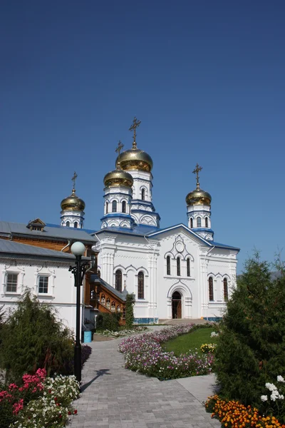 De Maagd van Tichvin klooster. Kathedraal van onze lieve vrouw van Tichvin. Rusland, chuvash Republiek, tsivilsk. — Stockfoto
