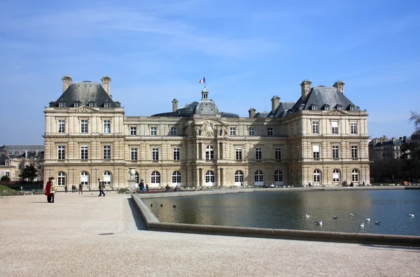 Luxembourg palace i luxembourg-trädgårdarna. Paris, Frankrike. — Stockfoto