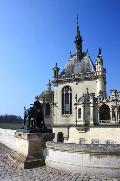 Pequeño castillo Chantilly en las afueras de París. Francia . —  Fotos de Stock