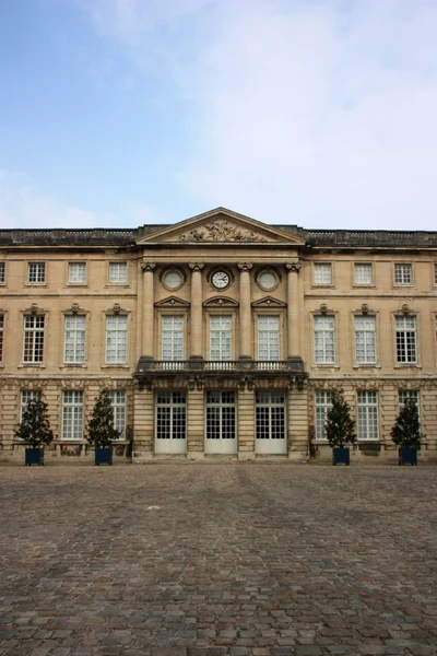 Residência de Compiegne - o palácio de reis franceses em Compiegne. França . — Fotografia de Stock