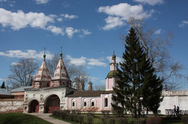 Rizopolozhensky 修道院。ウラジミール地域、suzdal、ロシア。ロシアの金の指輪. — ストック写真