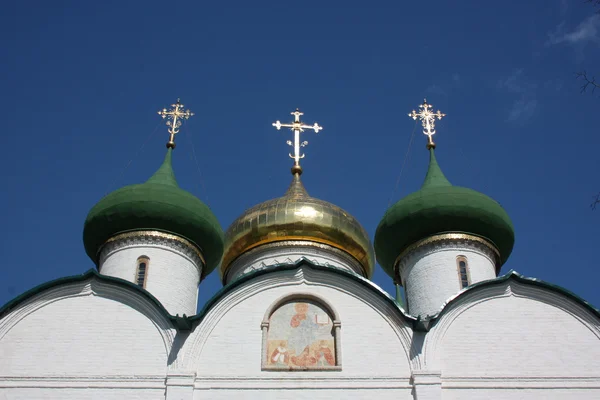 Cúpula da Catedral da Transfiguração do Salvador no Mosteiro do Santo Efimiev . — Fotografia de Stock