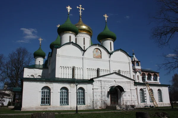 Redder Transfiguratie kathedraal in het klooster van de Heilige efimiev. Rusland, vladimir regio, Soezdal. — Stockfoto