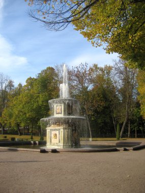 Roma Çeşmesi parkta. Rusya, st. petersburg, peterhof.