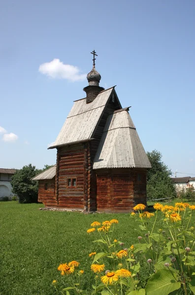 A fából készült György-templom (18. század) a Mihály arkangyal kolostor. Oroszország, vladimir region, Jurjev-polsky. — Stock Fotó