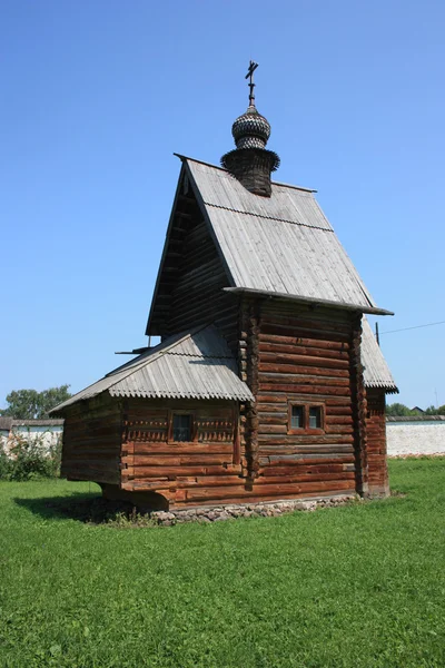 Dřevěný george kostel (18. století) v Klášter archanděla Michaela. Rusko, vladimir oblast, yuriev-polsky. — Stock fotografie