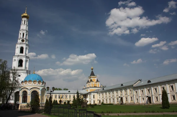 Aziz Nikolaos ugreshsky Manastırı Panoraması. Rusya, moscow region, dzerzhinskii — Stok fotoğraf