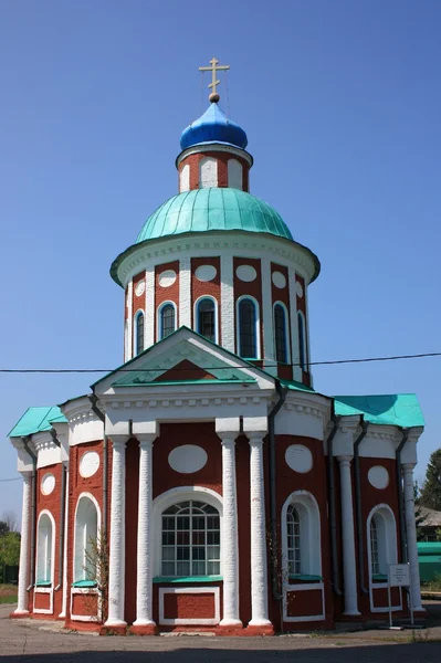 教会的神圣伟大烈士尼基塔。俄罗斯、 弗拉基米尔州、 · 尤里耶夫 polsky — 图库照片