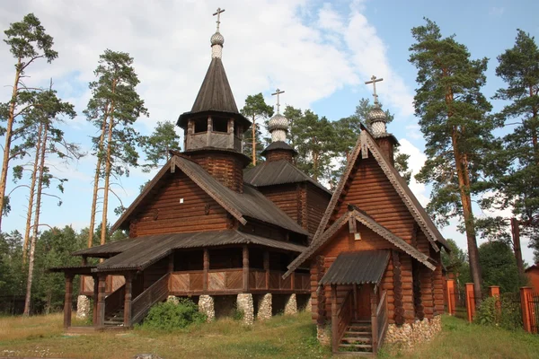 Iglesia de la Trinidad de madera en el pueblo de Talitsy. Rusia, Óblast de Yaroslavl — Foto de Stock