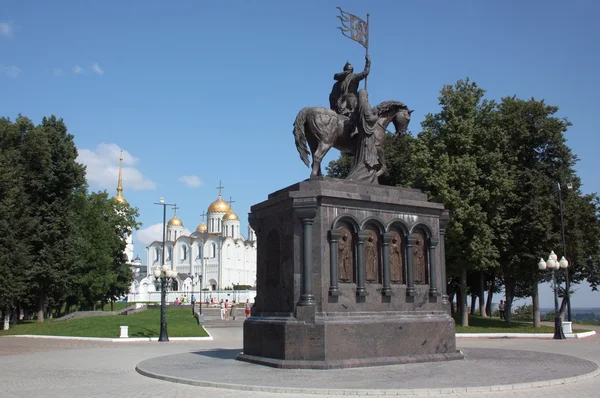 O monumento ao príncipe Vladimir e o santo Fyodor - Batista de terra Vladimir. Rússia, Vladimir . — Fotografia de Stock