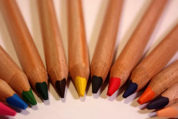 Кольорові олівці . — стокове фото