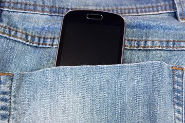 siyah telefon cebinizde