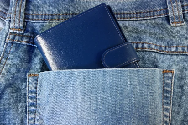 Modrá peněženka v kapse — Stock fotografie