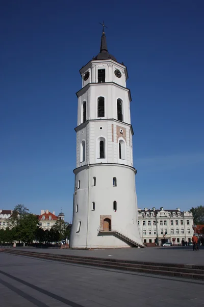 Klokkentoren van de kathedraal van st. stanislaus. Litouwen, vilnius — Stockfoto
