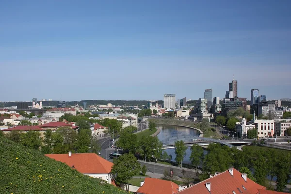 Panorama över vilnius från Slottsberget. Litauen — Stockfoto