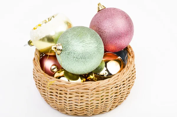 Panier plein de boules de Noël — Photo