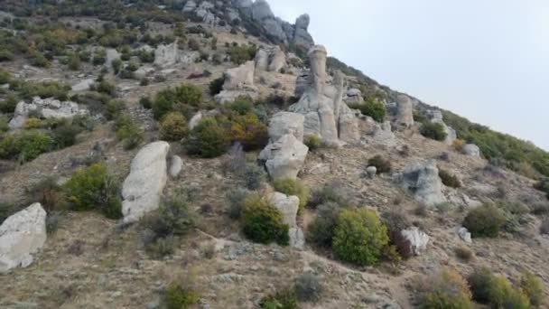 Aerial Footage Mountains Rocky Sculptures Getting Covered Clouds High Quality — Vídeo de stock