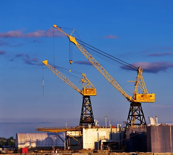 Cargo cranes at the port of North Vancouver — Stock Photo, Image