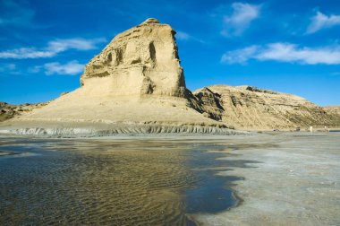 Cliff at the edge of the sea, Puerto Piramides, Peninsula Valdes, Patagonia Argentina.