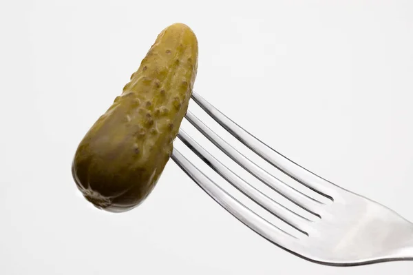 Closeup Shot Some Fresh Pickled Cucumbers Fork Isolated White Background — 스톡 사진
