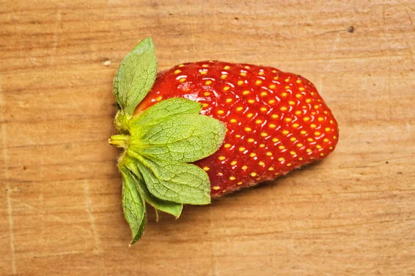 Fresh Tasty Strawberrie Isolated Wooden Background — ストック写真