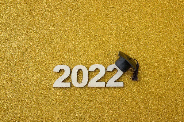 Graduation 2022 Wooden Number 2022 Wearing Graduate Hat Golden Glittering — Stockfoto