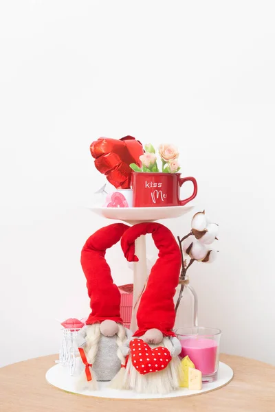 Home Decorating Ideas Valentine Day Candy Bowl Decorated Gnomes Cup — стоковое фото