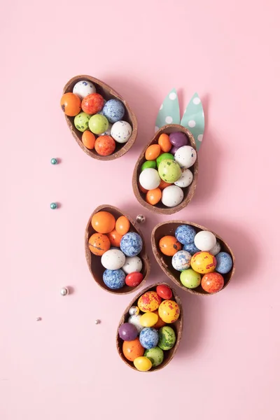Czekoladowe Jajka Wielkanocne Wystrój Płaski Dla Dzieci Wielkanoc Polowanie Jaj — Zdjęcie stockowe