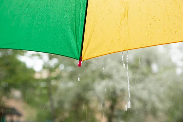 Край Цветного Зонта Капли Дождя — стоковое фото