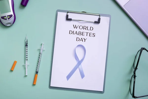 Texto Dia Mundial Diabetes Com Fita Azul Glicosímetro Suprimentos Médicos — Fotografia de Stock