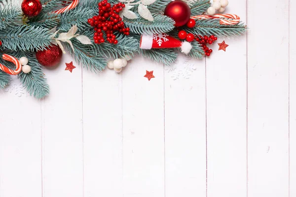 松の木 星やお祝いの装飾トップビューから作られたクリスマスの組成 クリスマスフラットレイ ストックフォト