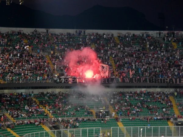 Palermo, İtalya - Ağustos 17, 2013 - bize citta di palermo rakip hellas verona - tim Kupası — Stok fotoğraf