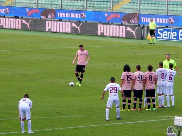 ПАЛЕРМО, ИТАЛИЯ - 9 ноября 2013 года - US Futa di Palermo vs Trapani Cala - Serie B — стоковое фото