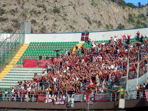 ПАЛЕРМО, ИТАЛИЯ - 9 ноября 2013 года - US Futa di Palermo vs Trapani Cala - Serie B — стоковое фото