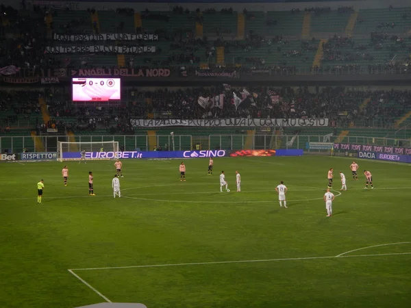 PALERMO, ITALIA - 22 de febrero de 2014 - US Citta di Palermo vs Spezia Calcio - Serie B Eurobet — Foto de Stock