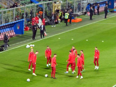 İtalya ile Kuzey Makedonya arasında 24 Mart 2022 'de İtalya' nın Palermo kentinde oynanan 2022 FIFA Dünya Kupası eleme turu eleme maçının öncesinde yapılan atletizm eğitiminde Kuzey Makedonya takımları görülüyor..