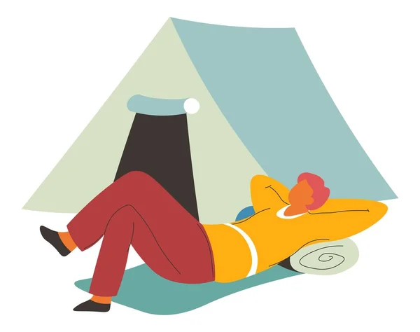 Uomo sdraiato su tappetino per tenda, campeggio week-end vettore — Vettoriale Stock