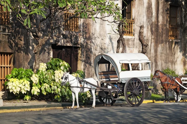 Caballo dibujado Calesa, Manila - Filipinas — Foto de Stock