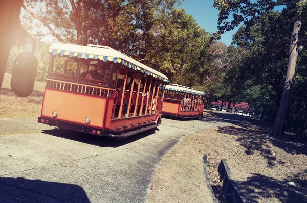 Travia autobusy na wyspie corregidor. — Zdjęcie stockowe