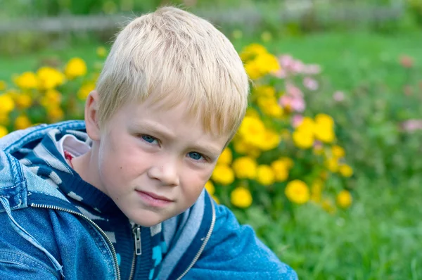 Serious view of five year old boy. — Stock Photo, Image