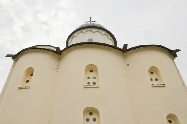 Iglesia de San Jorge. Fortaleza Old Ladoga, Rusia —  Fotos de Stock