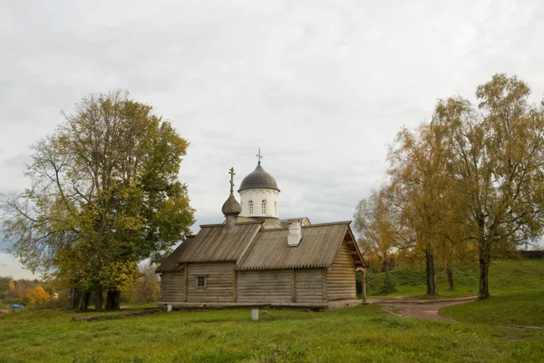 Iglesia de madera. Demetrios en la fortaleza Old Ladoga . — Foto de Stock