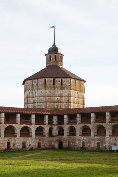 Een architectonisch monument van het Russische Noorden. de kirillo-belo — Stockfoto