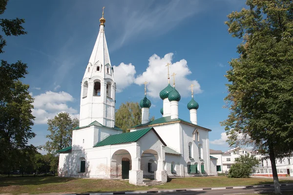 De oude kerk van st. nicholas gehakt in Jaroslavl, Rusland — Stockfoto